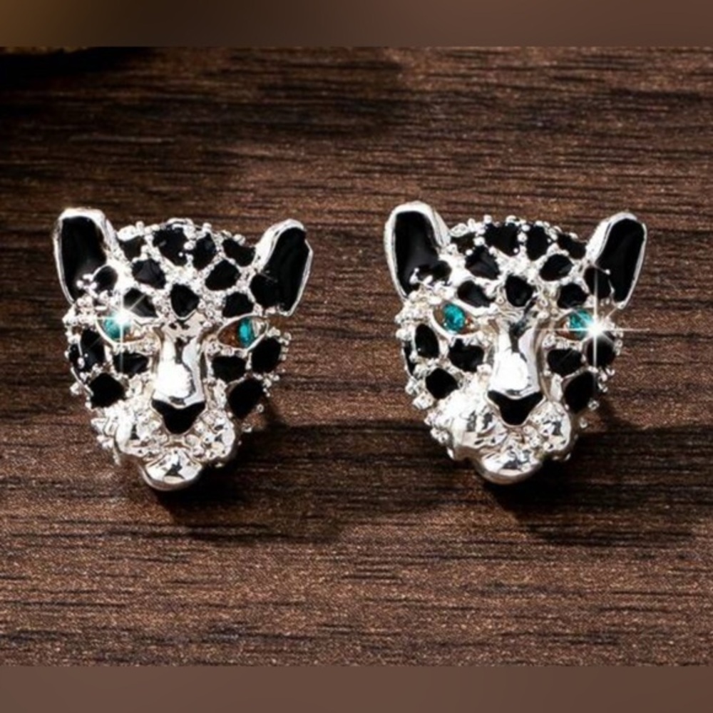 ✨NEW Regal Elegant Silver and Black Leopard 🐆 Panther Hypoallergenic Earrings